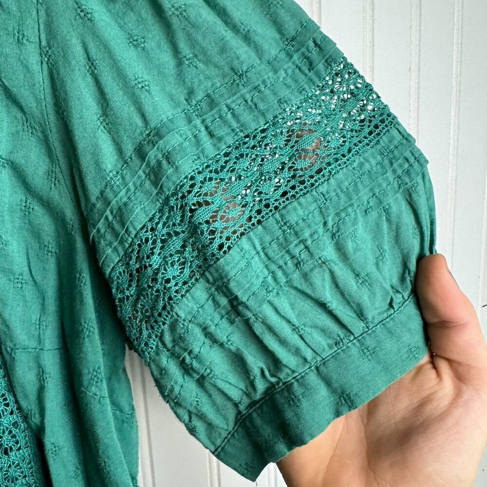 Universal Thread Green Short Sleeve Blouse Size Large Lace Accent C21 - Picture 5 of 5